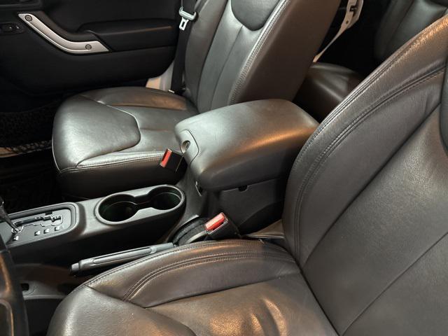 Photo of 2016 Bright White Clearcoat Jeep Wrangler Unlimited