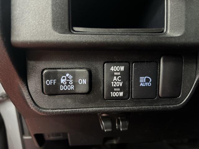 Photo of 2018 Gray Toyota Tacoma
