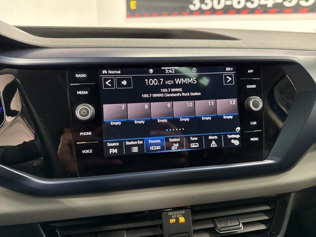 Photo of 2022 Cornflower Blue Volkswagen Taos
