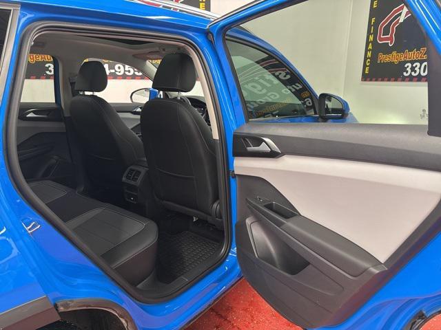 Photo of 2022 Cornflower Blue Volkswagen Taos