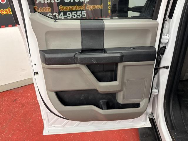 Photo of 2020 Oxford White Ford F-250