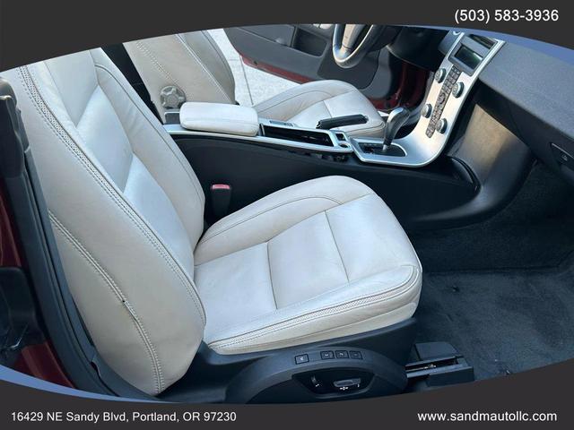 Photo of 2012 Flamenco Red Metallic Volvo C70