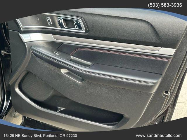 Photo of 2016 Shadow Black Ford Explorer