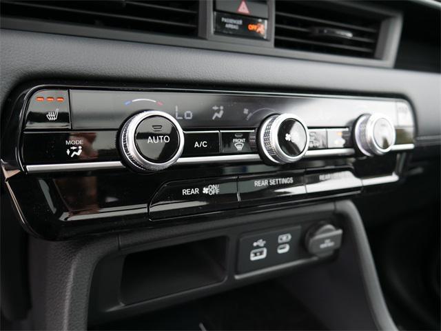 Photo of 2025 Platinum White Pearl Honda Pilot