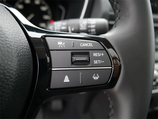 Photo of 2025 Platinum White Pearl Honda Pilot