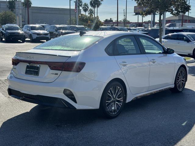 Photo of 2023 Snow White Pearl Kia Forte