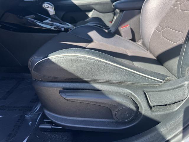 Photo of 2023 Snow White Pearl Kia Forte