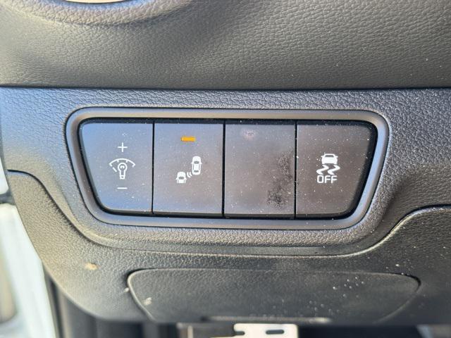 Photo of 2023 Snow White Pearl Kia Forte
