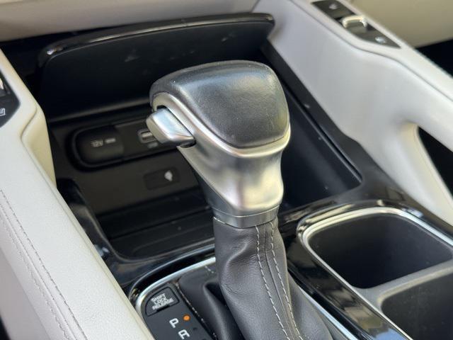 Photo of 2022 Ebony Black Kia Telluride