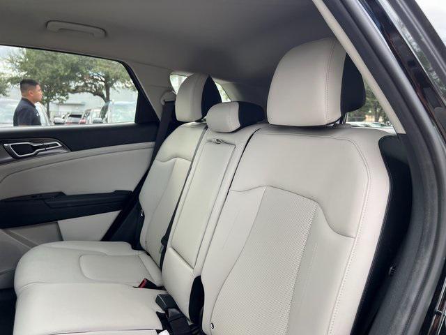 Photo of 2023 Ebony Black Kia Sportage