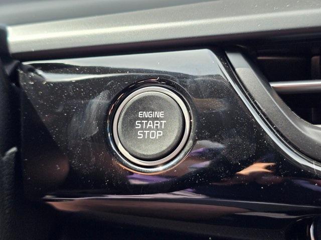 Photo of 2025 Blue / Black Kia Seltos