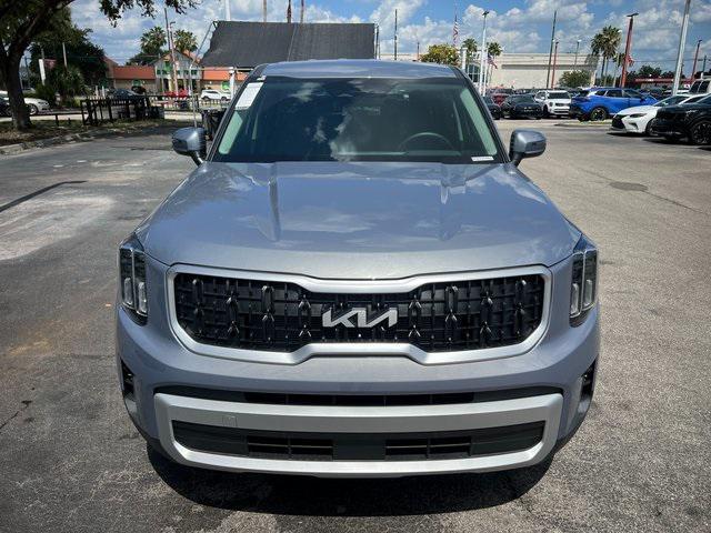 Photo of 2025 Everlasting Silver Kia Telluride