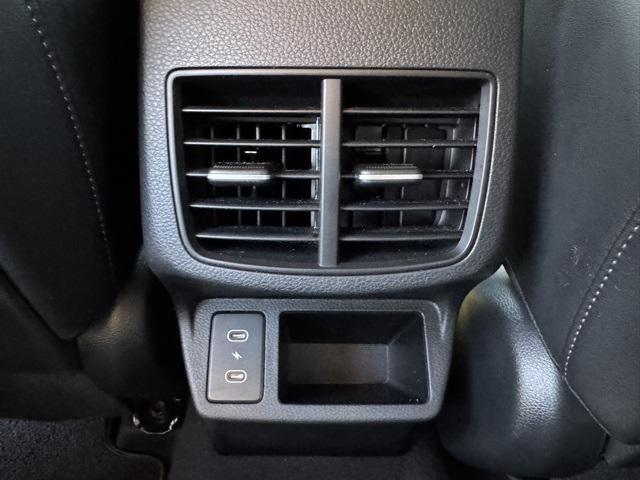 Photo of 2024 Green / Black Kia Seltos