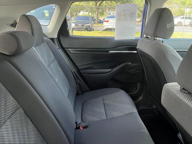 Photo of 2024 Neptune Blue Kia Seltos