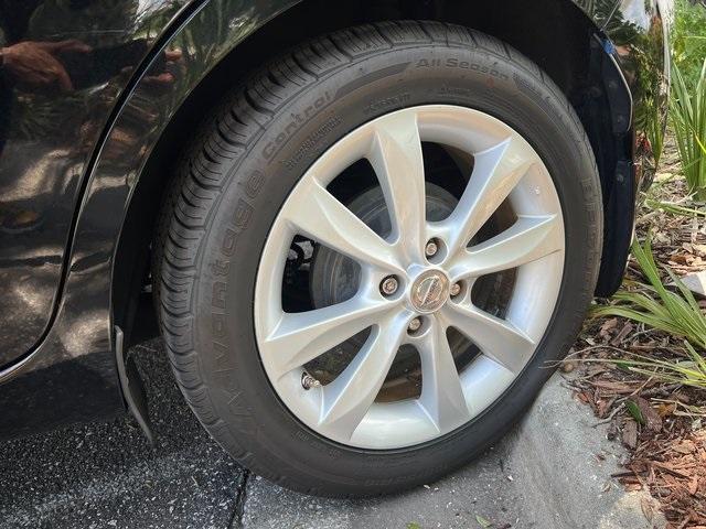 Photo of 2014 Super Black Nissan Versa Note