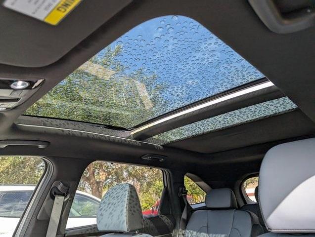 Photo of 2025 Silky Silver Kia Sorento Hybrid