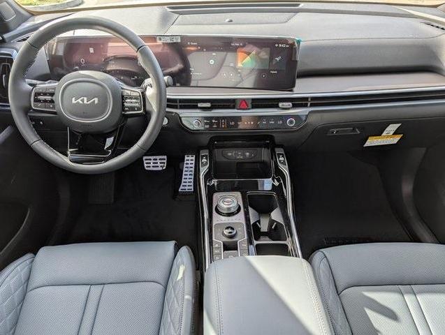 Photo of 2025 Silky Silver Kia Sorento Hybrid