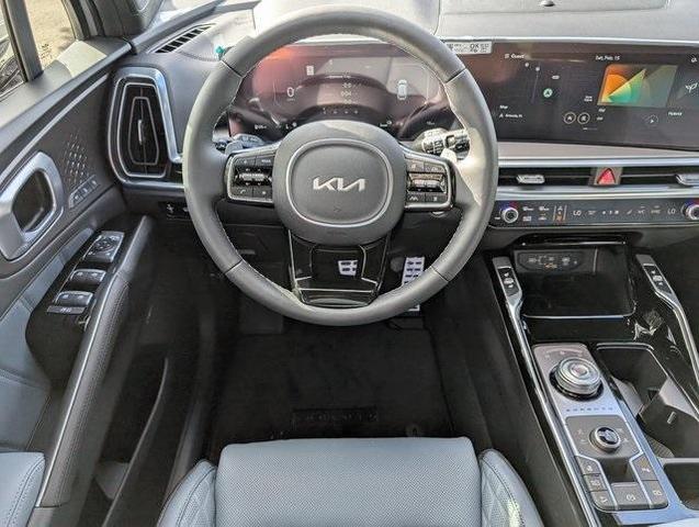 Photo of 2025 Silky Silver Kia Sorento Hybrid