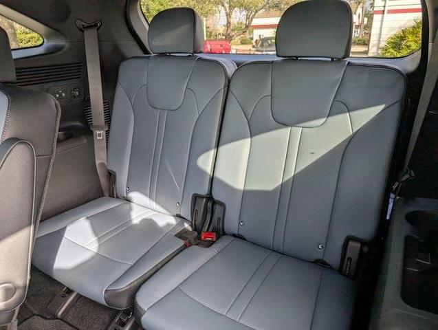 Photo of 2025 Silky Silver Kia Sorento Hybrid
