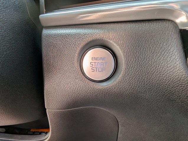 Photo of 2025 Silky Silver Kia Sorento Hybrid