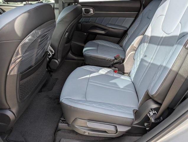 Photo of 2025 Silky Silver Kia Sorento Hybrid