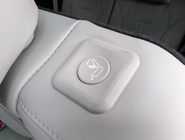 Photo of 2025 Red Kia Sorento
