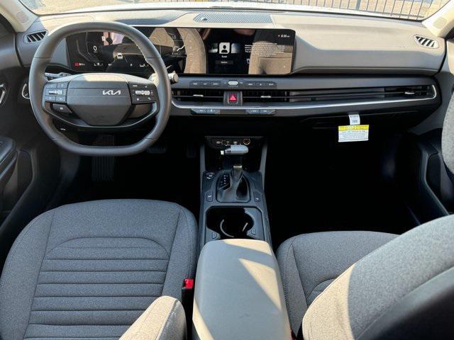 Photo of 2025 Snow White Pearl Kia K4