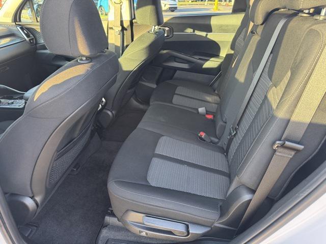 Photo of 2023 Glacial White Pearl Kia Sorento