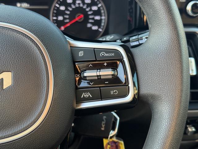 Photo of 2023 Glacial White Pearl Kia Sorento