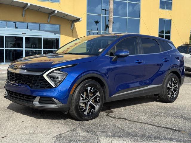 Photo of 2024 Sapphire Blue Kia Sportage