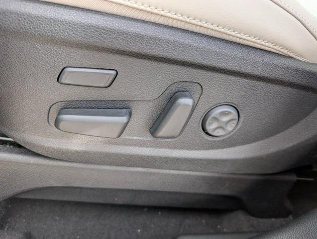 Photo of 2025 Ebony Black Kia Telluride