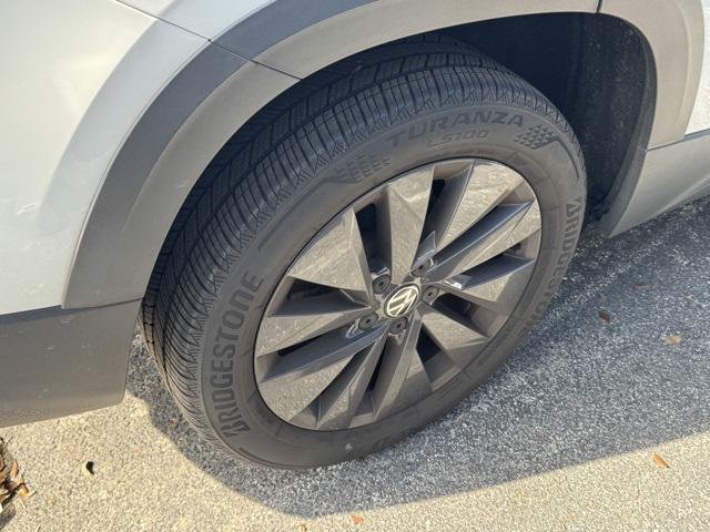 Photo of 2022 Pure White Volkswagen Taos