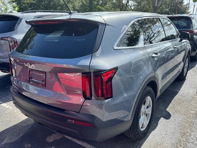 Photo of 2023 Everlasting Silver Kia Sorento