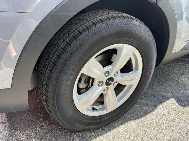 Photo of 2023 Everlasting Silver Kia Sorento