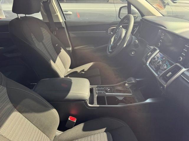 Photo of 2023 Everlasting Silver Kia Sorento