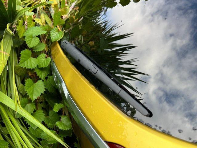 Photo of 2023 Starbright Yellow Kia Seltos