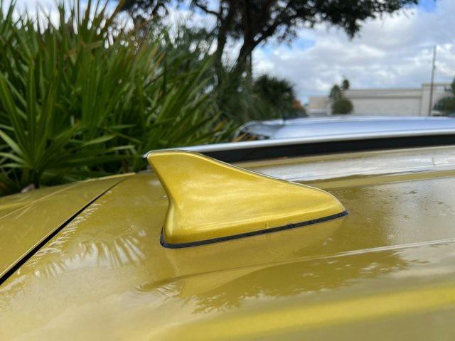 Photo of 2023 Starbright Yellow Kia Seltos