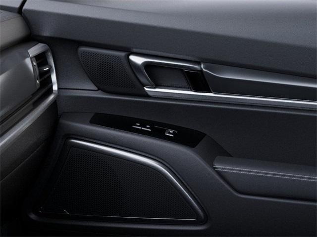 Photo of 2025 Glacial White Pearl Kia Telluride
