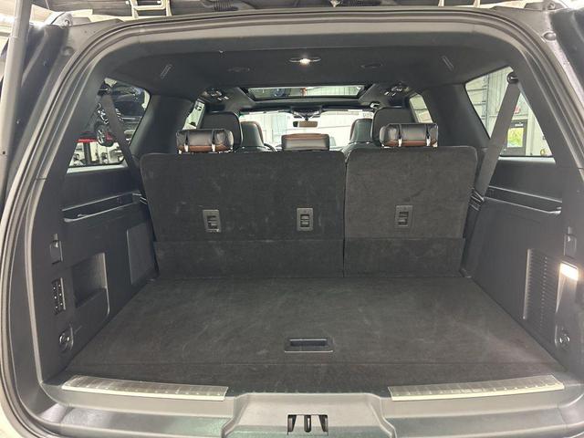 Photo of 2024 Pristine White Metallic Tri-Coat Lincoln Navigator