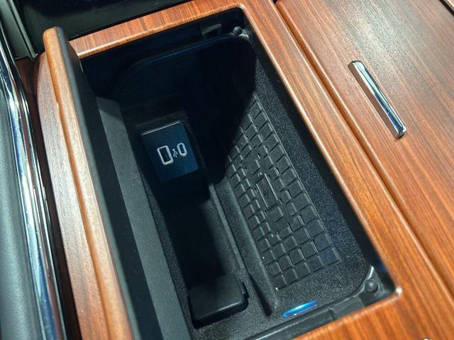 Photo of 2024 Pristine White Metallic Tri-Coat Lincoln Navigator