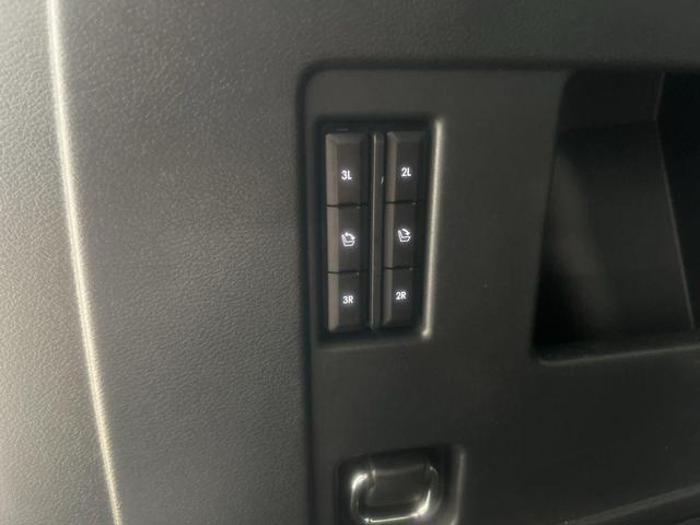 Photo of 2022 Silver Radiance Metallic Clearcoat Lincoln Navigator