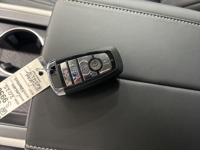 Photo of 2025 Lustrous Gray Metallic Lincoln Nautilus