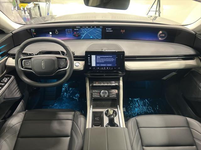 Photo of 2025 Lustrous Gray Metallic Lincoln Nautilus
