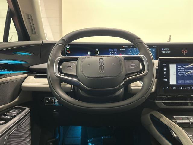 Photo of 2025 Lustrous Gray Metallic Lincoln Nautilus