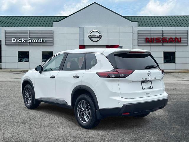Photo of 2025 Glacier White Nissan Rogue