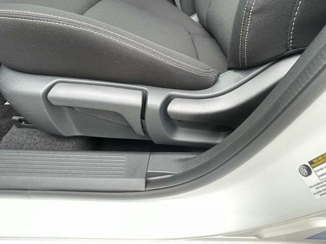 Photo of 2025 Glacier White Nissan Rogue