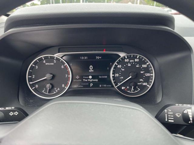Photo of 2025 Glacier White Nissan Rogue