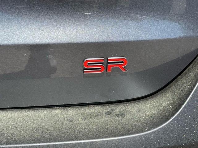 Photo of 2025 2t Gun Red Roof Nissan Kicks