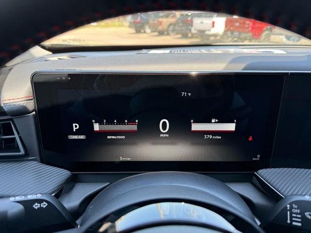 Photo of 2025 2t Gun Red Roof Nissan Kicks