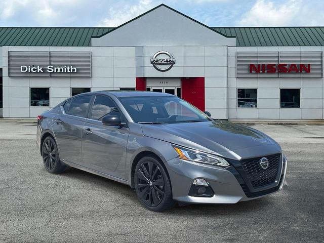 Photo of 2022 Gun Metallic Nissan Altima